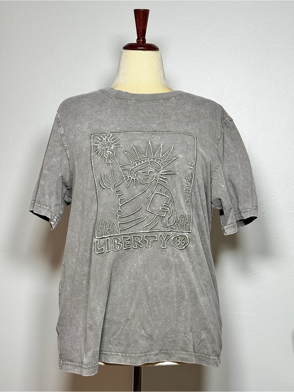 Keith Haring - Vintage-Inspired Gray Liberty Graphic Short-Sleeve Tee